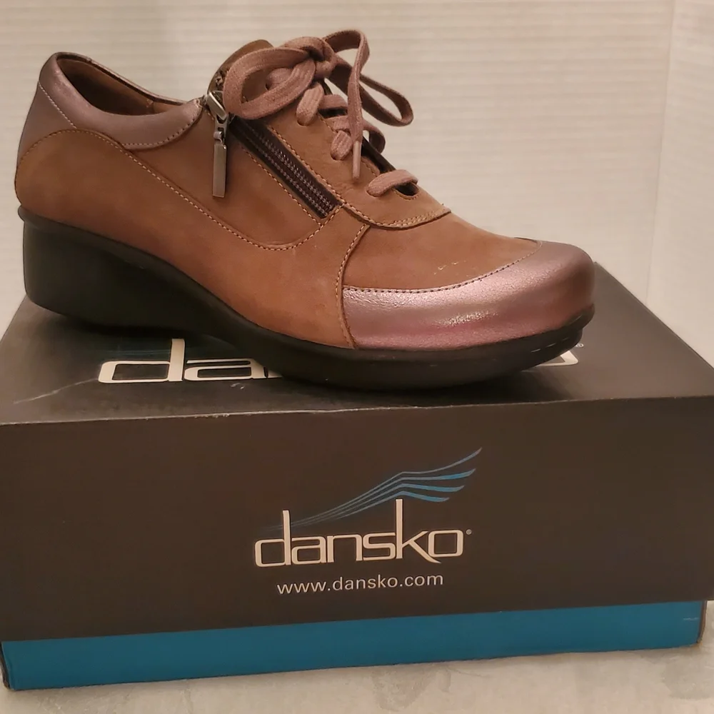 Dansko Loretta Women's Brown Leather Shoes Size 39 NEW - Picture 1 of 8